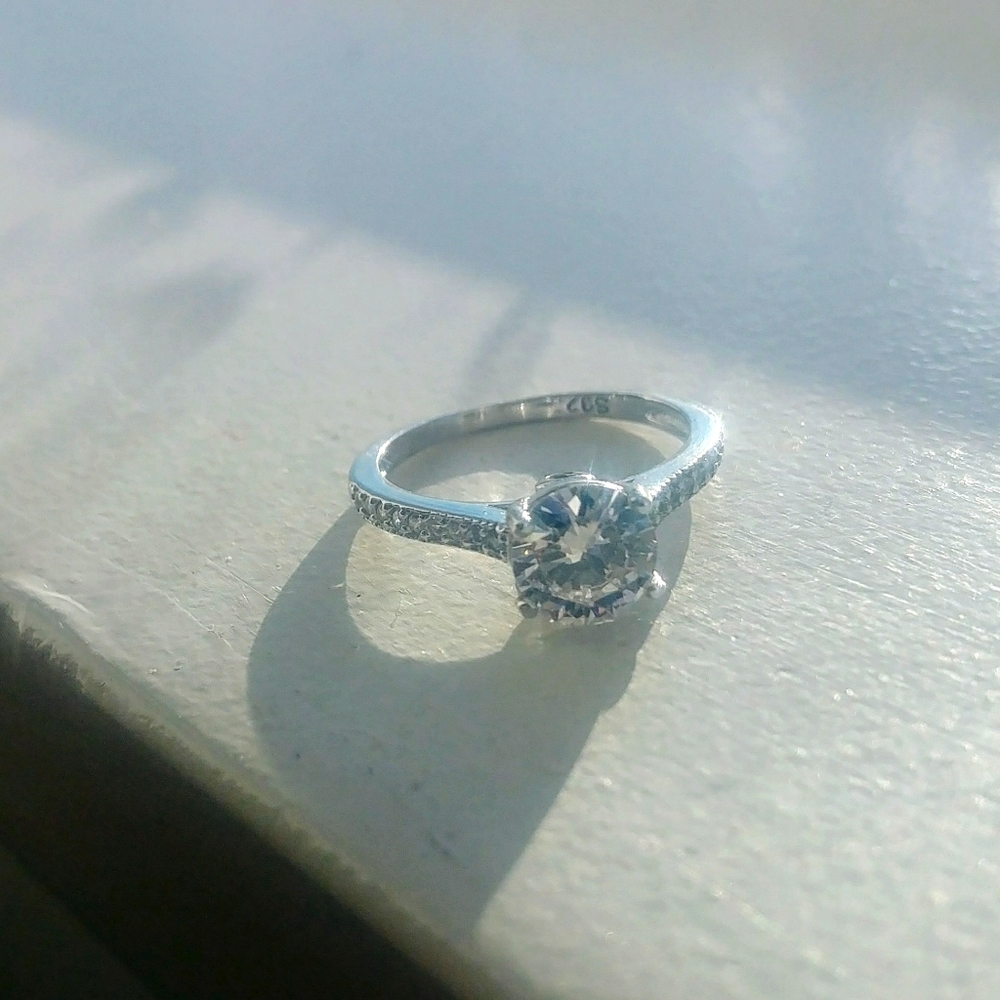 5A quality cubic zirconia 1.25 ct sz 7 ring